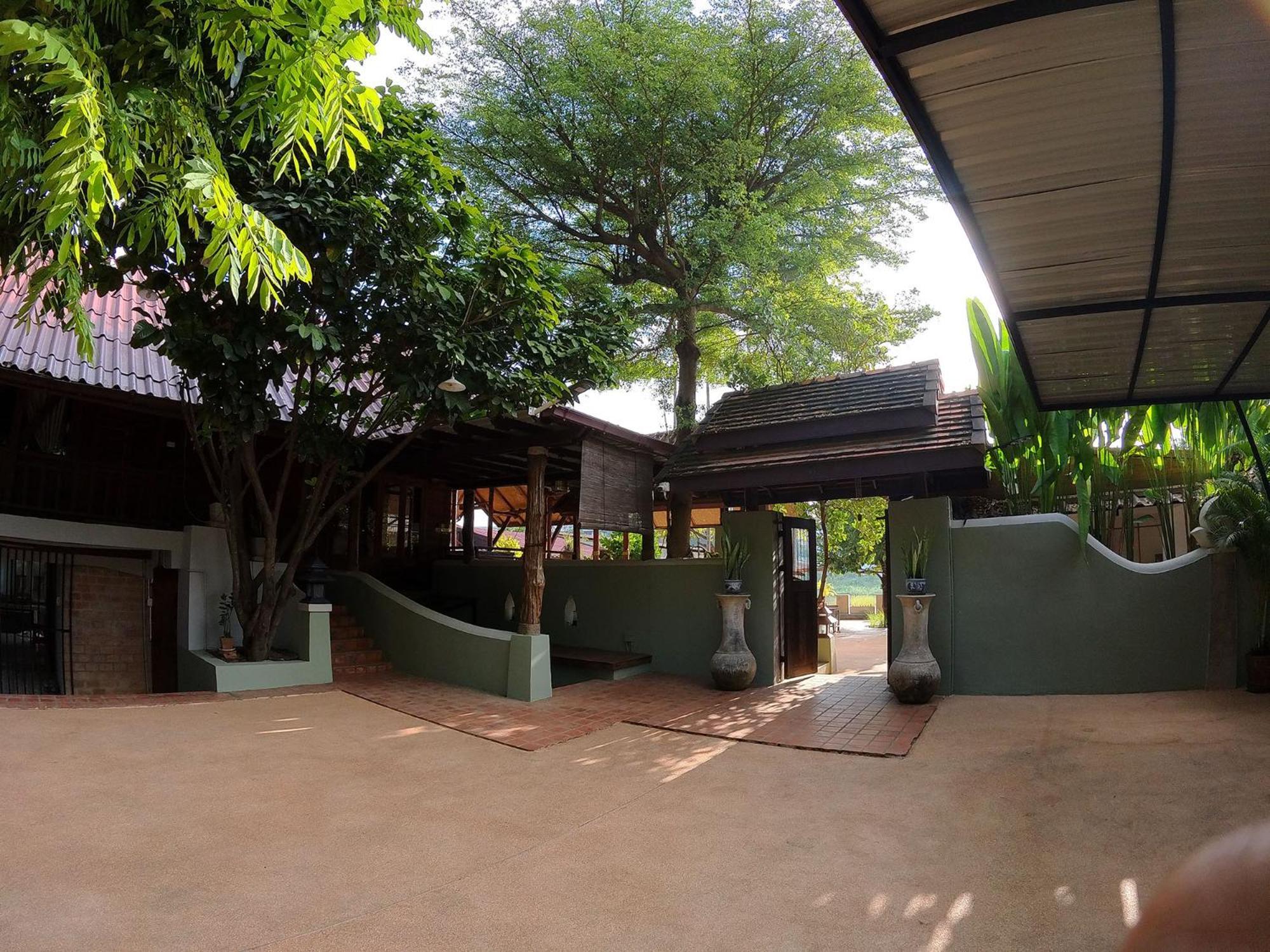 Tolani Riverside Villa Chiang Mai Extérieur photo