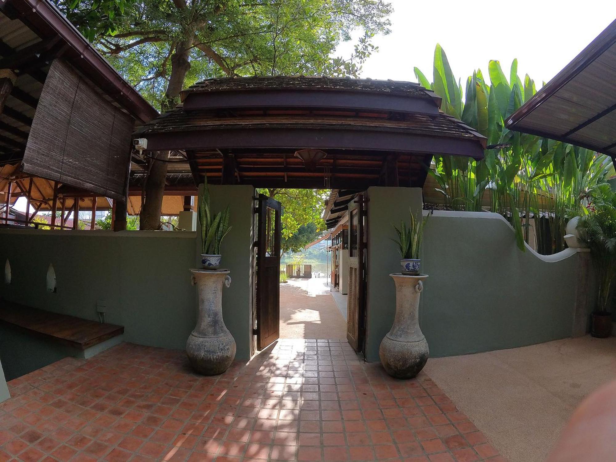Tolani Riverside Villa Chiang Mai Extérieur photo
