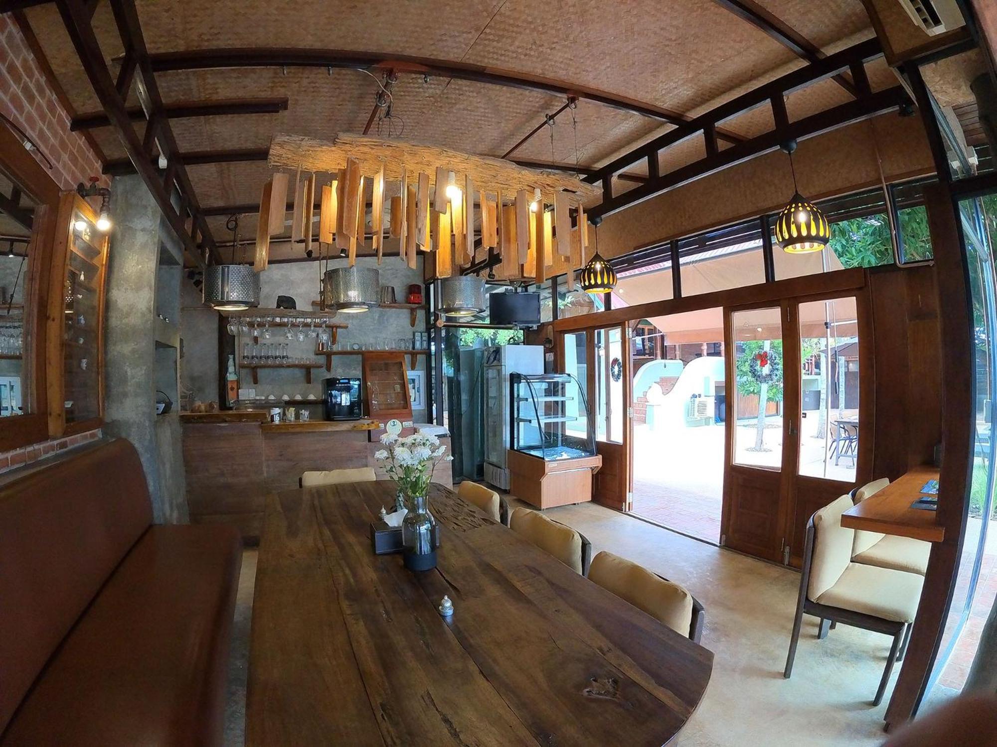 Tolani Riverside Villa Chiang Mai Extérieur photo