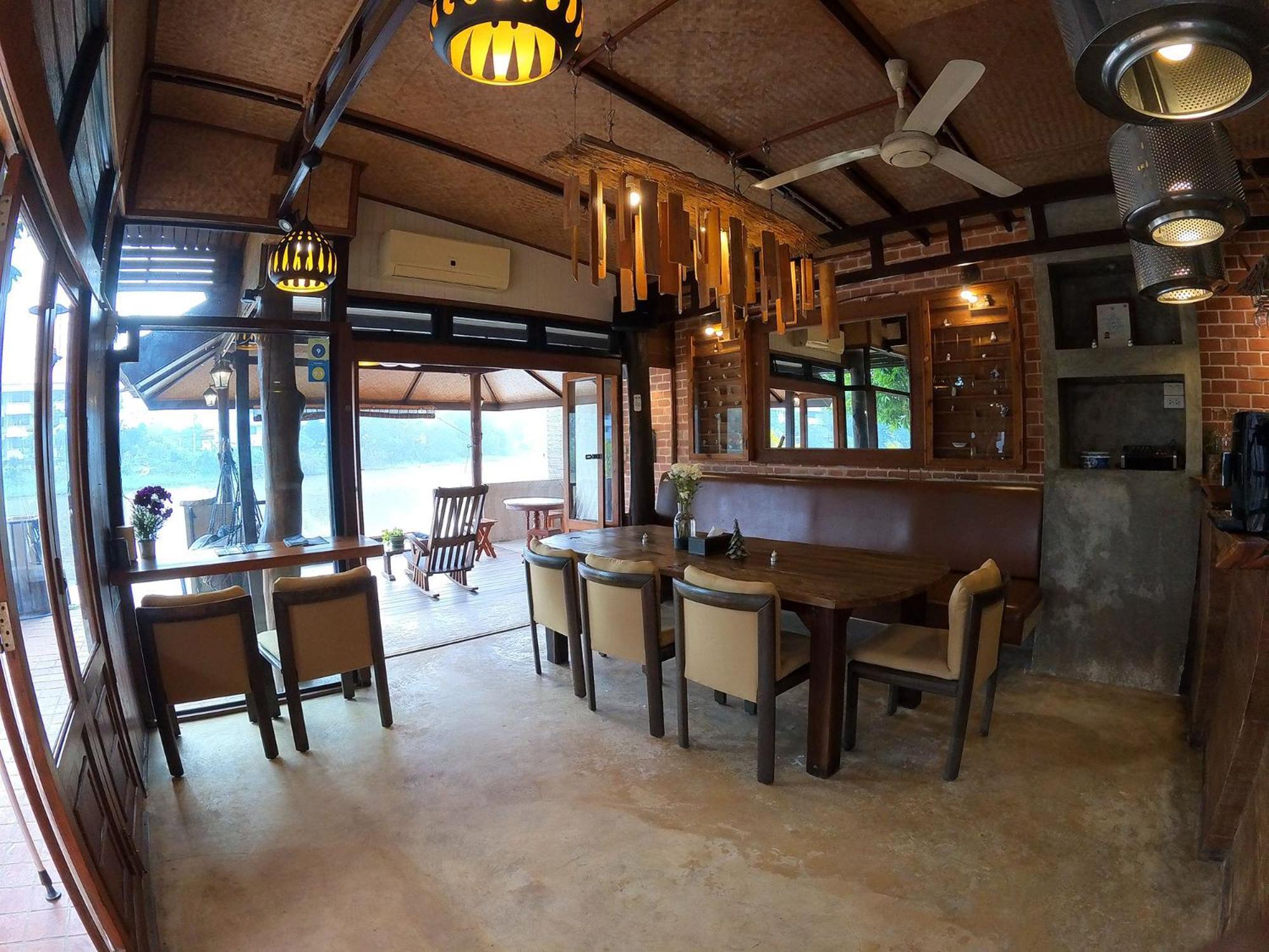 Tolani Riverside Villa Chiang Mai Extérieur photo