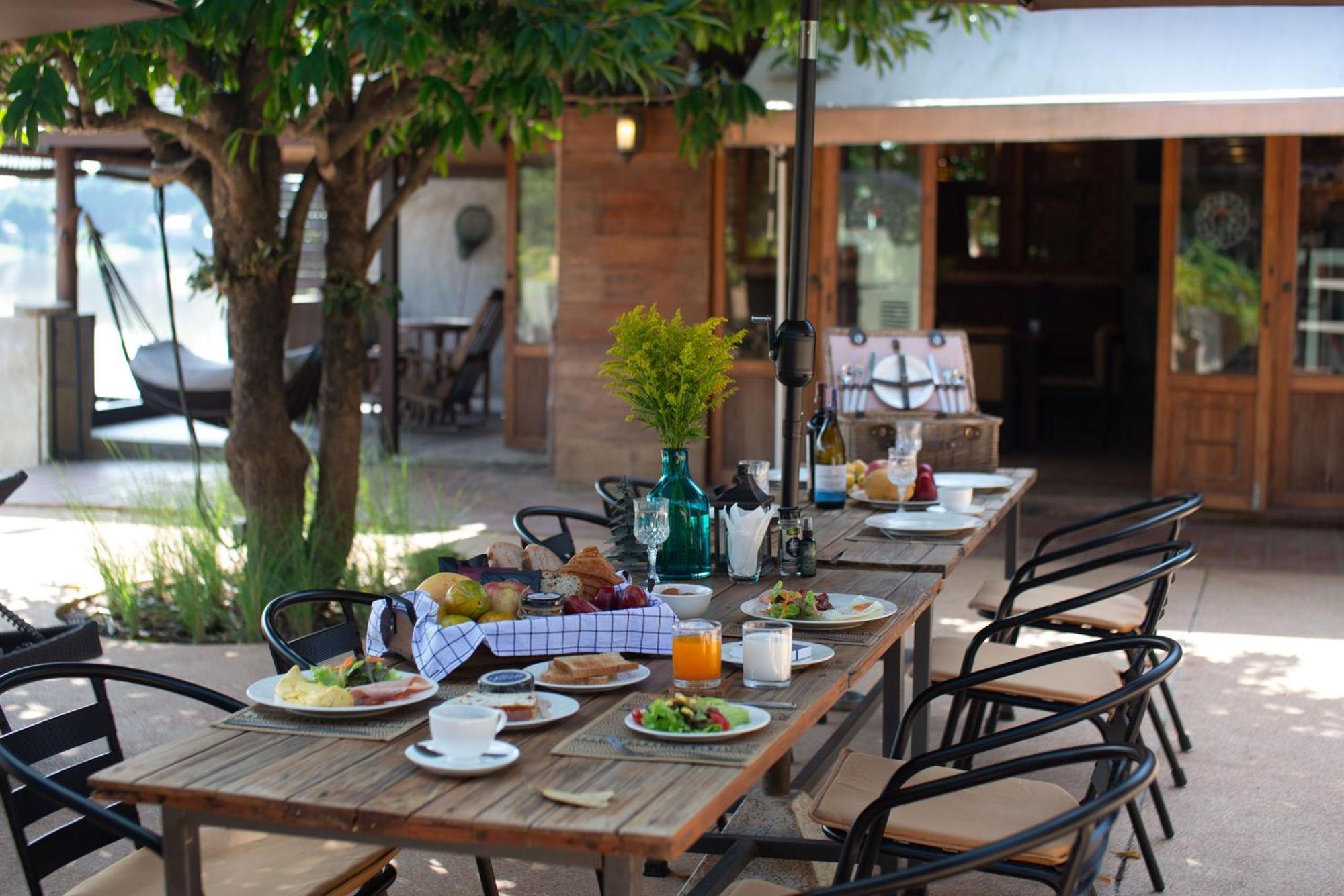 Tolani Riverside Villa Chiang Mai Extérieur photo